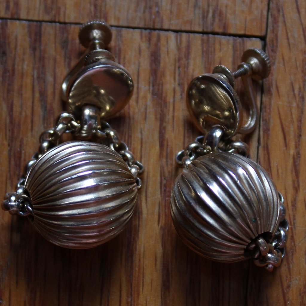 Vintage Sperry Ball Dangle Screw-On Earrings